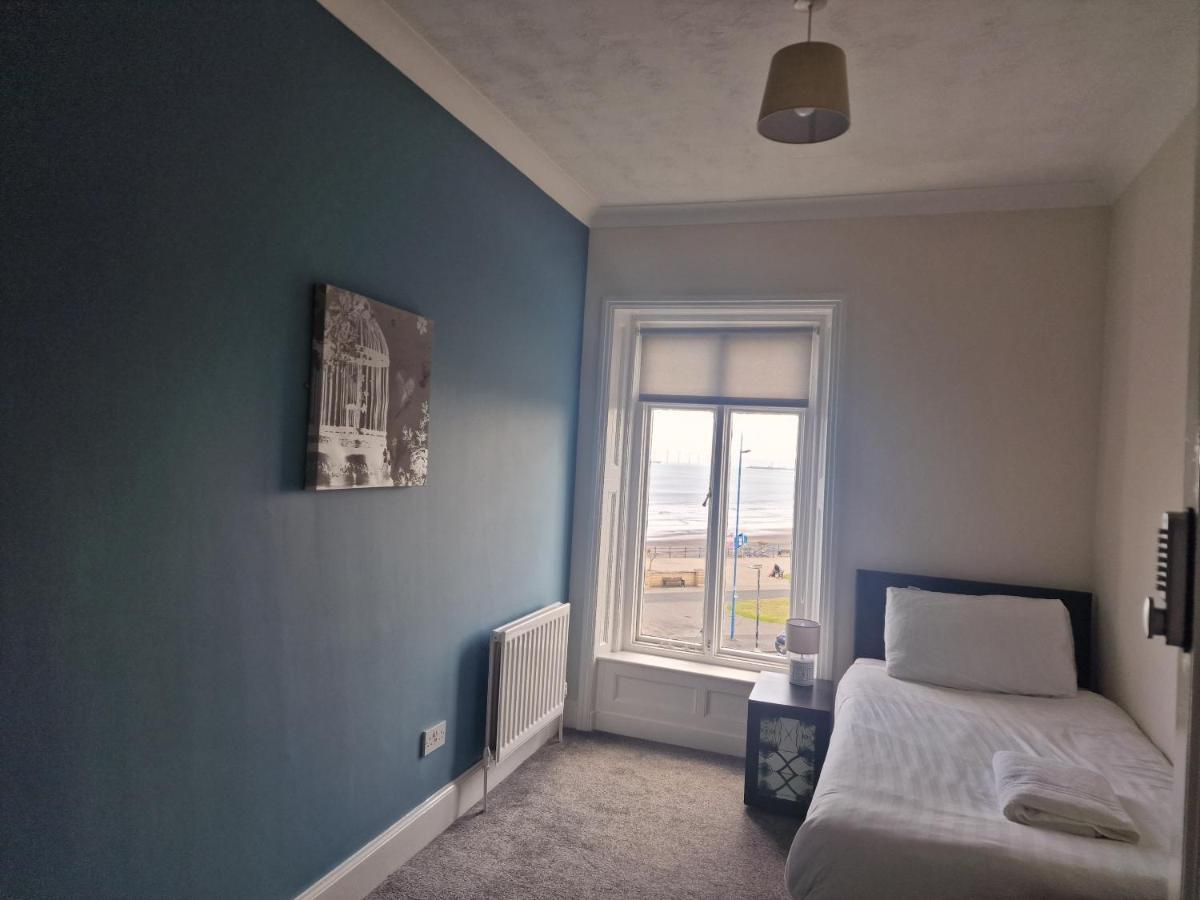 2 The Green, Exceptional Large House, Sea Views Loads Of Bathrooms Seaton Carew Luaran gambar